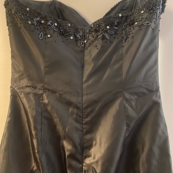 Black Beautiful Jovani mermaid gown - Picture 3 of 15